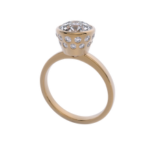 Load image into Gallery viewer, 18ct YELLOW GOLD 1ct DIAMOND W/ DIAMONDS AROUND THE SETTING
