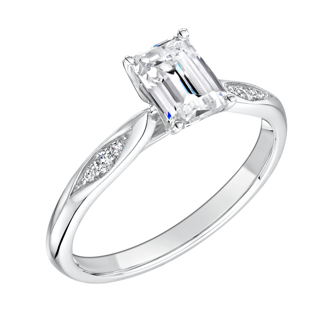 18ct WHITE GOLD 0.50 EMERALD CUT DIAMOND W/ DIAMOND SHOULDERS